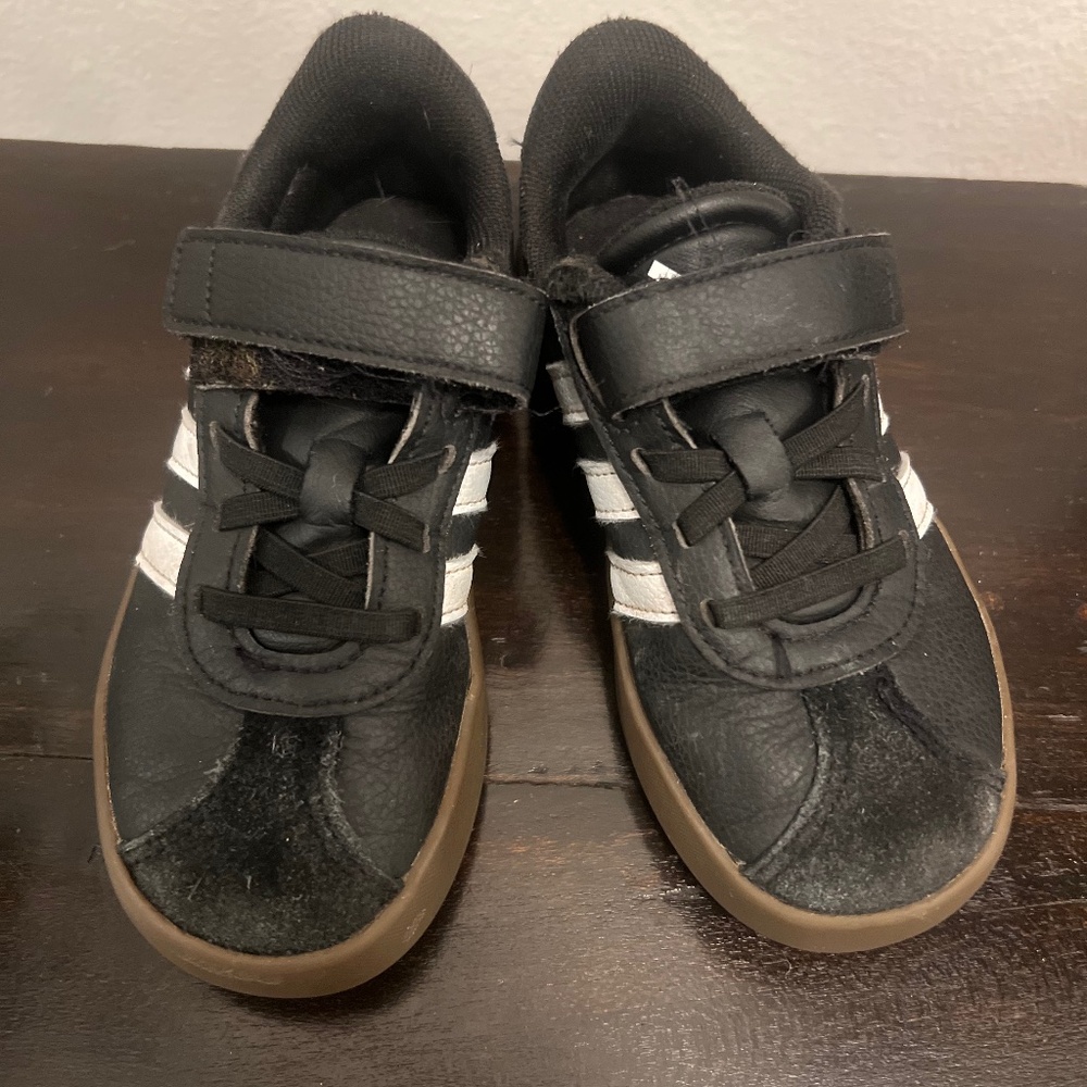 Little Kids size 11 Adidas Velcro Samba Skate Soccer shoe